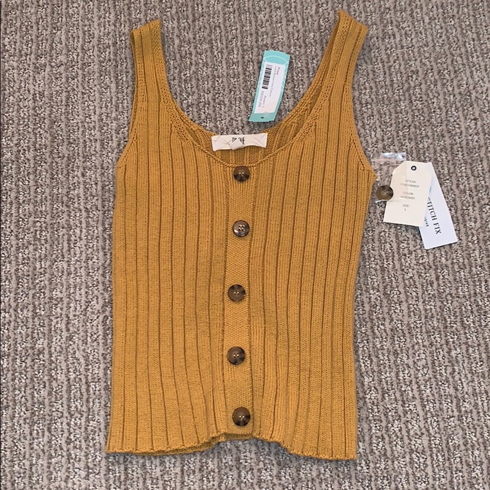 Thick tank top with buttons